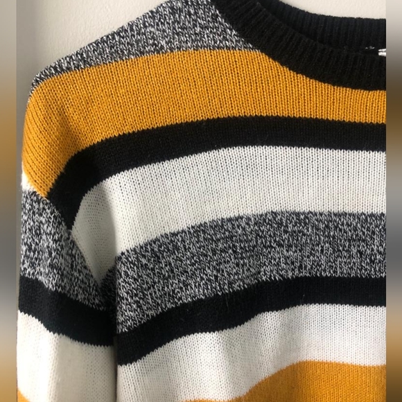 🎉2 for $15🎉 Divided by H&M Striped Sweater - Picture 5 of 5